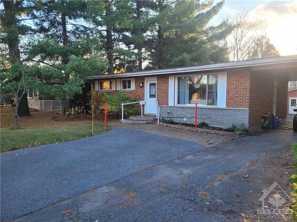 2148 BOYER RD #A, Orleans - Convent Glen And Area, ON K1C 1R4