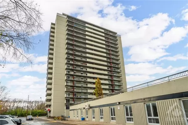 158C MCARTHUR AVE #709, Vanier And Kingsview Park, ON K1L 8E7