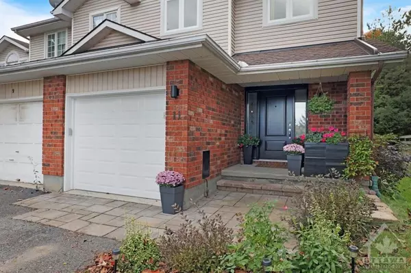 Kanata, ON K2T 1B4,11 WINDCREST CT