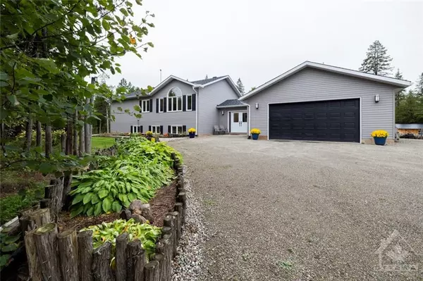 4035 ROGER STEVENS DR, Stittsville - Munster - Richmond, ON K7A 4S6