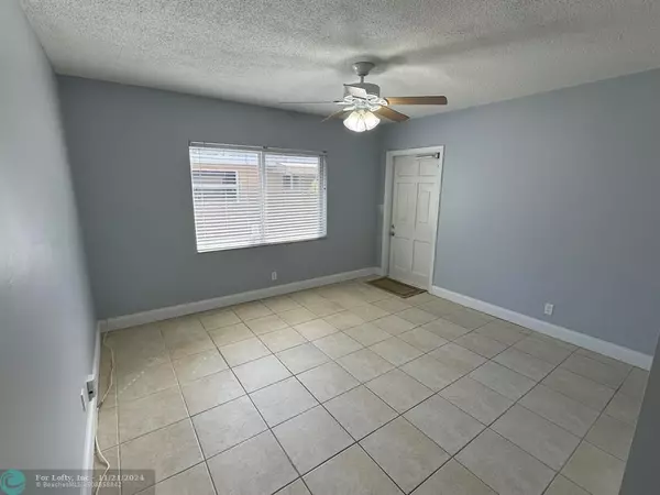 Lauderdale By The Sea, FL 33308,4616 POINCIANA ST  #5