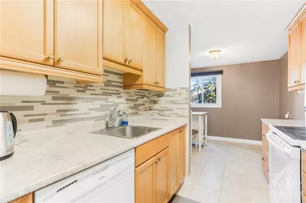 Barrhaven, ON K2J 1M8,55 MALVERN DR