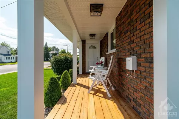 Renfrew, ON K7V 3E3,343 HARRY ST