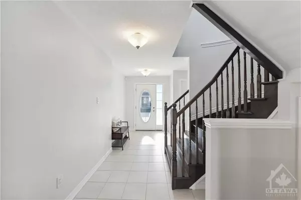 Barrhaven, ON K2J 6K3,777 LOGPERCH CIR