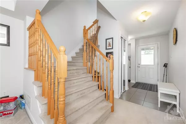 Kanata, ON K2M 0J8,582 MEADOWCREEK CIR