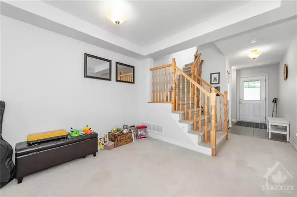 Kanata, ON K2M 0J8,582 MEADOWCREEK CIR