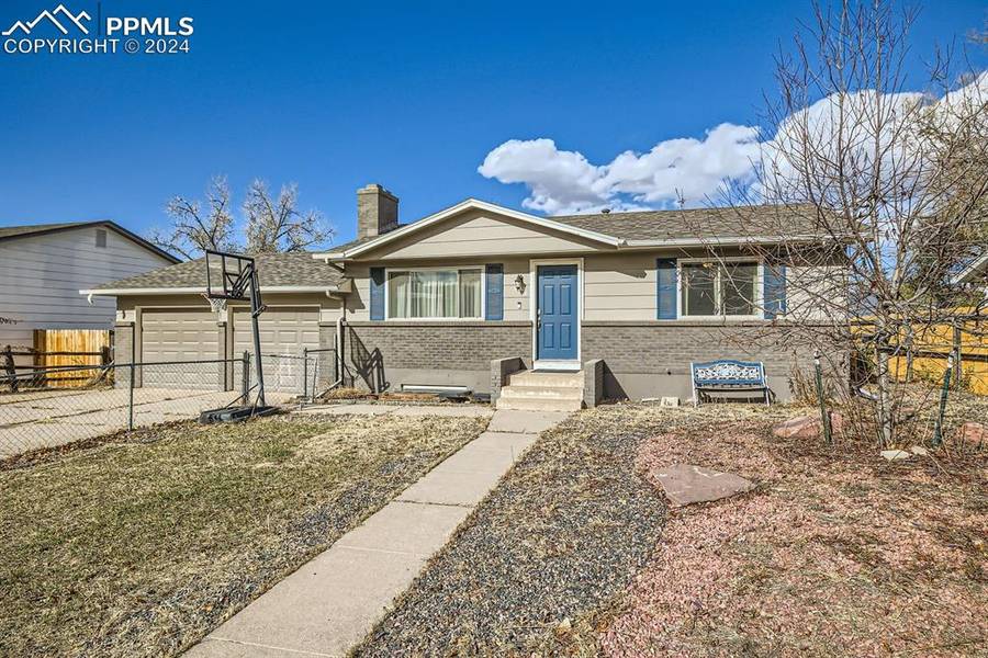 6758 Mission RD, Colorado Springs, CO 80915