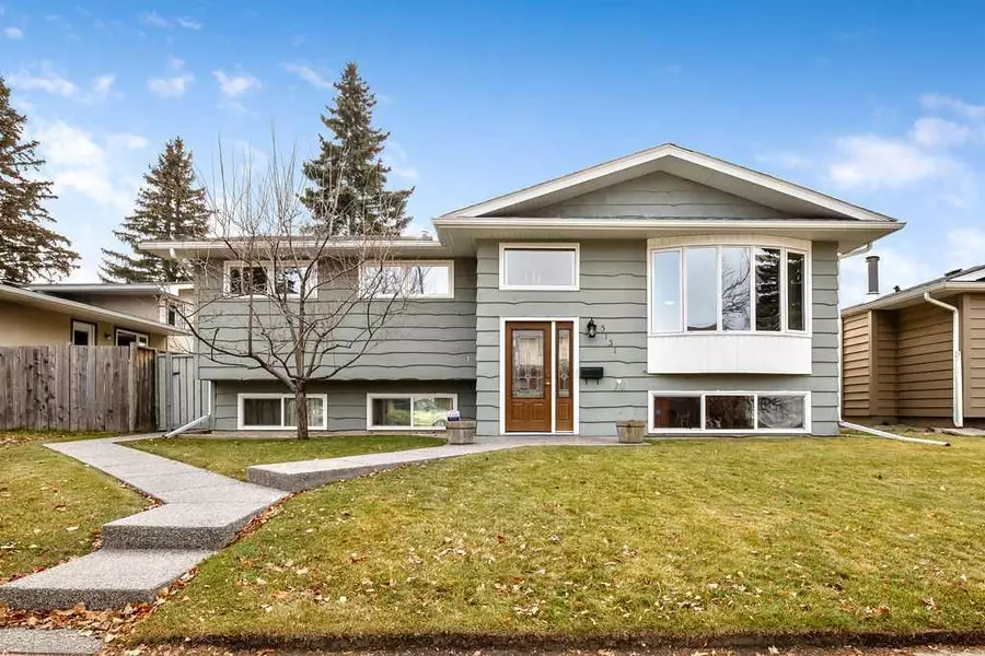 5131 Veronica RD Northwest, Calgary, AB T3A 0T4