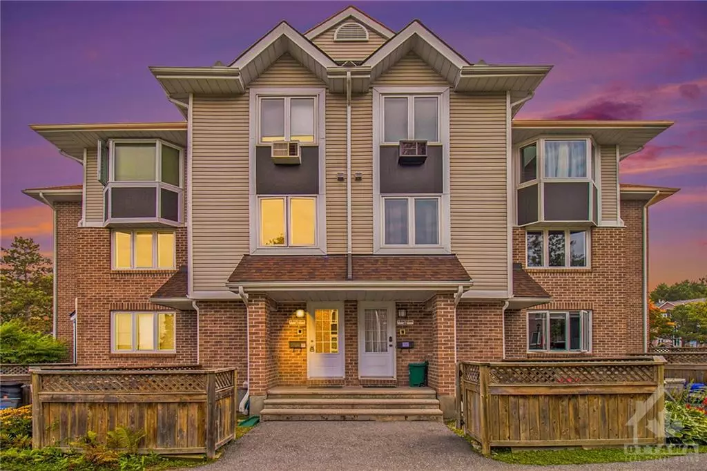 Ottawa, ON K2H 9N1,3 WATERFALL LN #11