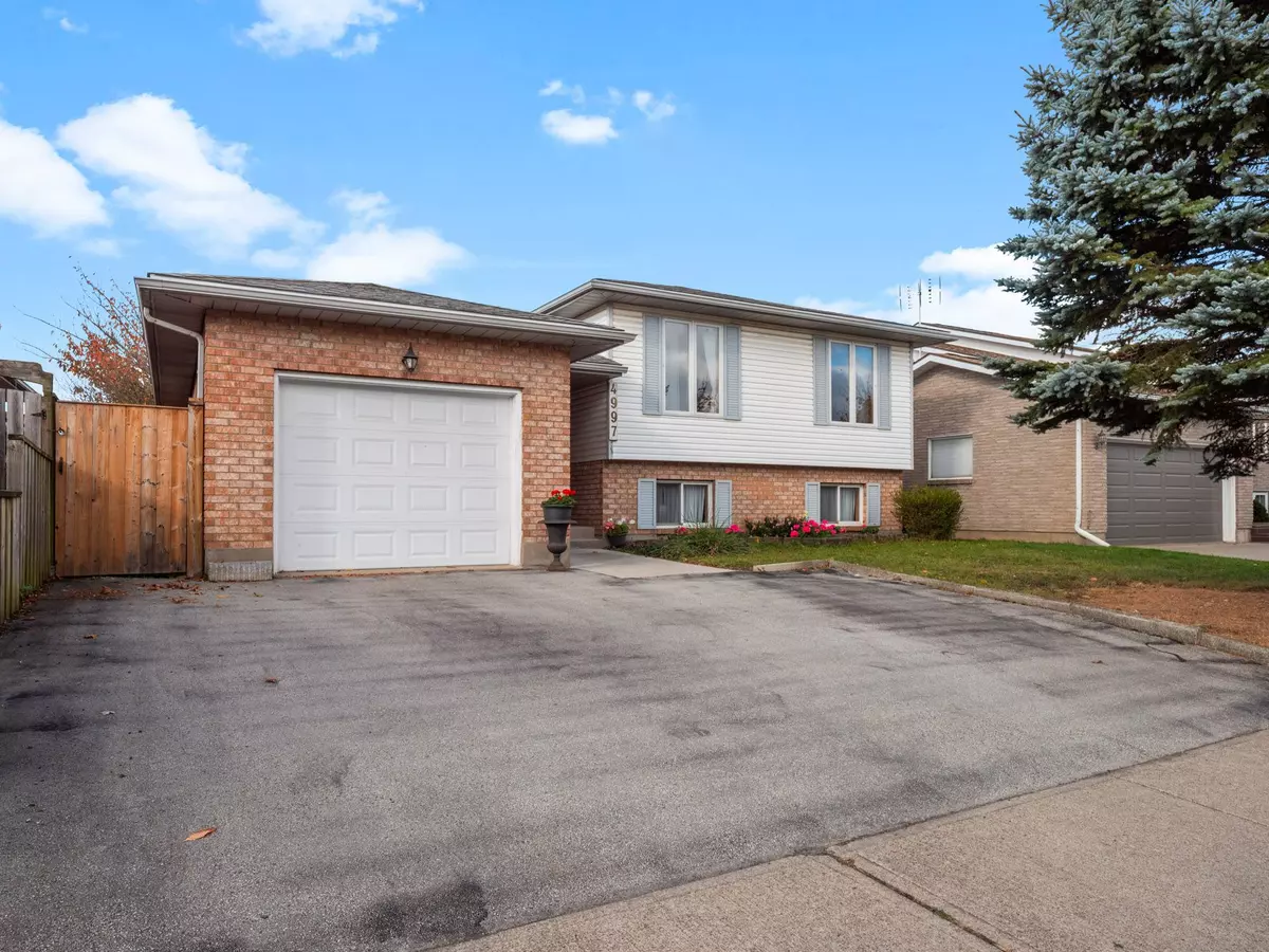 Niagara Falls, ON L2H 2X4,4997 Southview AVE