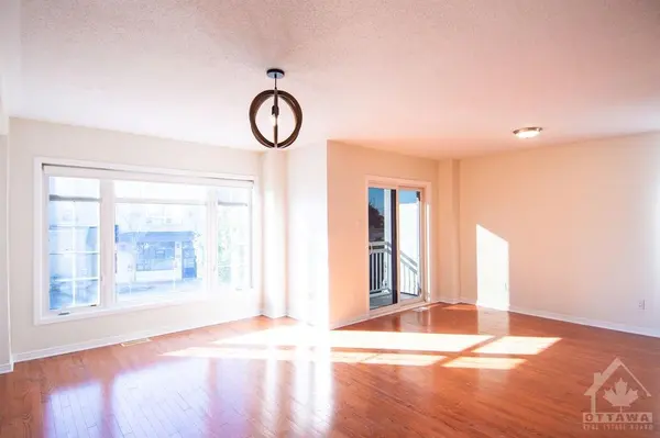 133 CORINTH Private, Ottawa, ON K2E 0A8