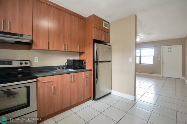 4061 N Dixie Hwy  #29, Oakland Park, FL 33334