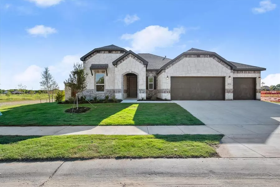 1024 Auburn Drive, Justin, TX 76247