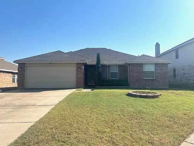 2051 Brazos Court, Grand Prairie, TX 75052