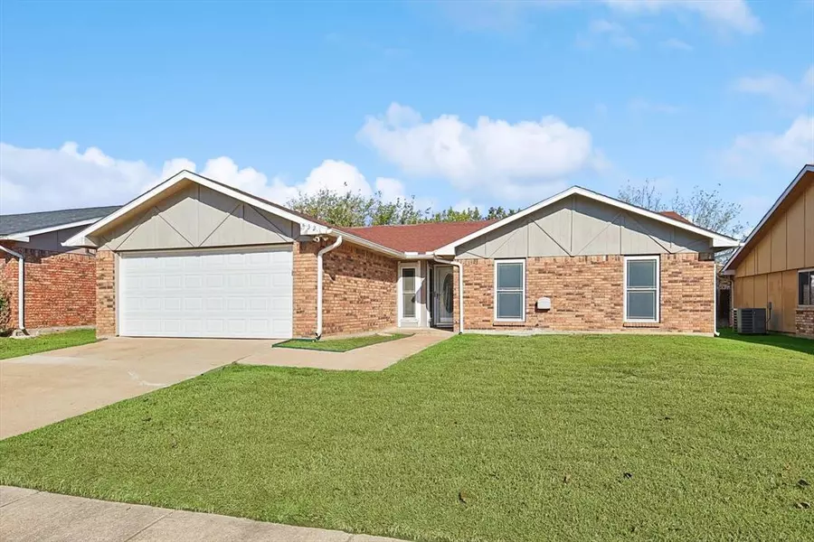 4321 Buckeye Street, Fort Worth, TX 76137