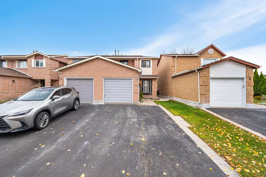 10 Andrea LN, Vaughan, ON L4L 1E7