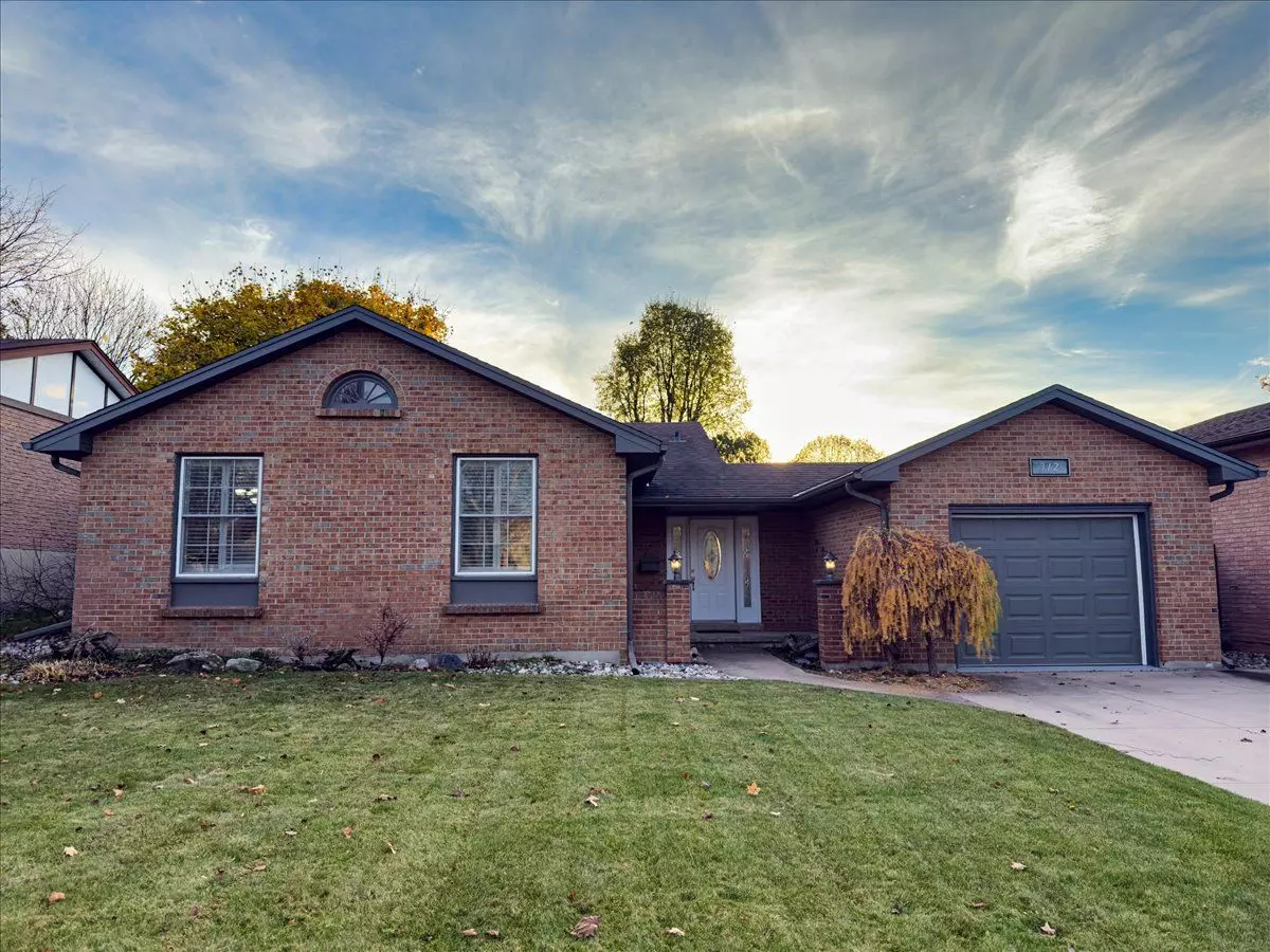 Strathroy-caradoc, ON N7G 3T2,312 Oak AVE