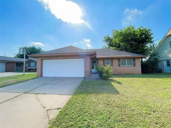 112 Oakside Drive, Moore, OK 73160