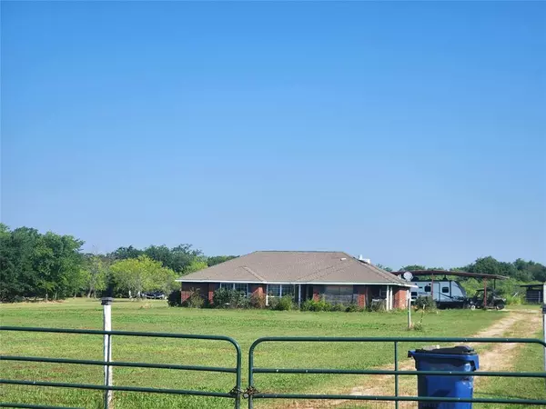 Ennis, TX 75119,520 Mccrady Road