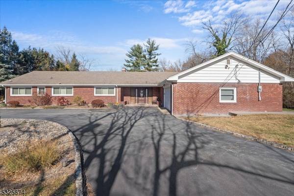 4 Church Ln, Montville Twp., NJ 07045