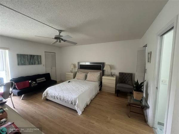 Lauderhill, FL 33319,3571 Inverrary Dr  #307