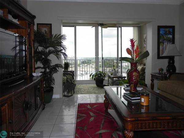 Hollywood, FL 33021,3850 Washington St  #1112