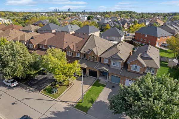 Vaughan, ON L4H 2J7,17 Ronan CRES