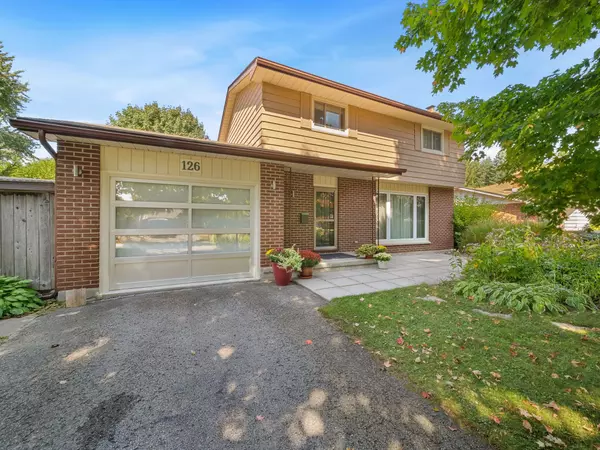 126 Martin DR, Orillia, ON L3V 3P3