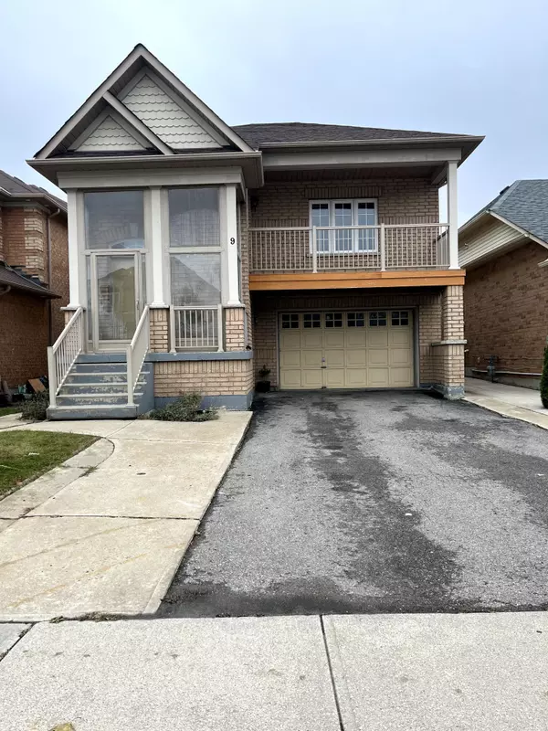 9 Denim DR #Upper, Brampton, ON L6P 1K4