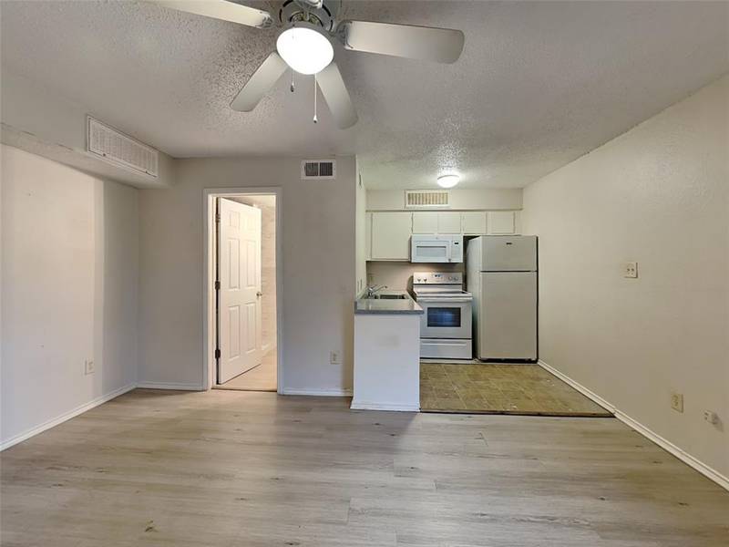 9829 Walnut Street #301, Dallas, TX 75243