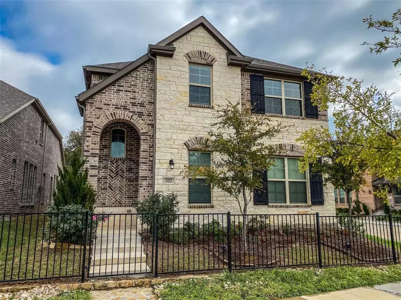 322 Julia Lane, Euless, TX 76040