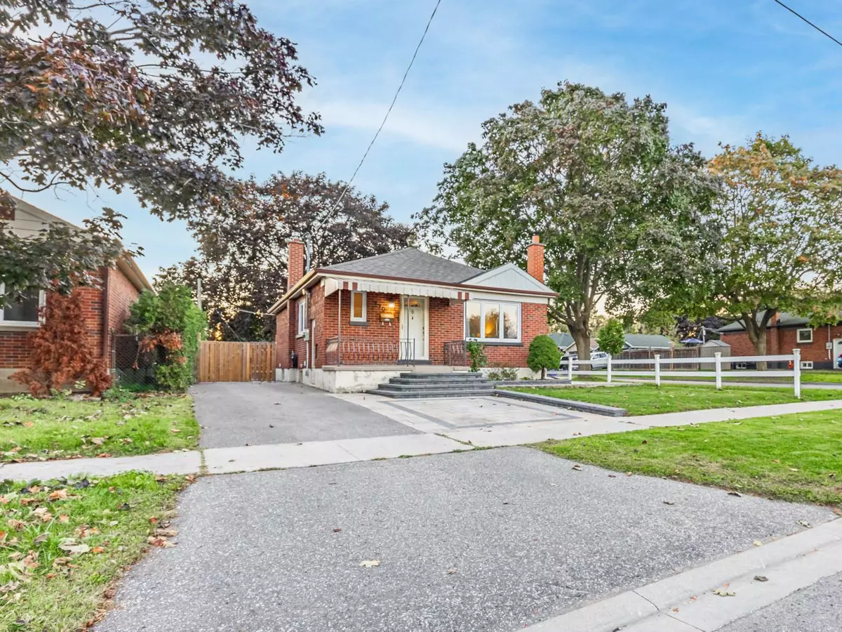 Oshawa, ON L1H 6A9,270 Highland AVE