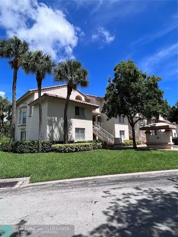 West Palm Beach, FL 33409,22201 Glenmoor Dr  #22201