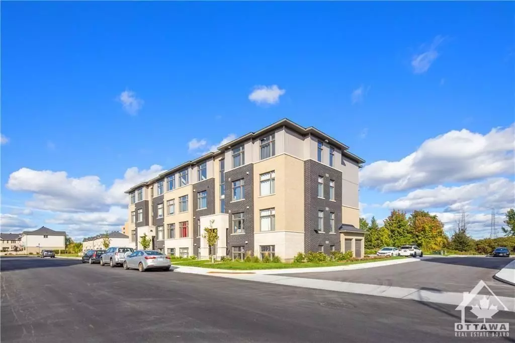 Cityview - Parkwoods Hills - Rideau Shore, ON K2E 0A8,225 CITIPLACE DR #E