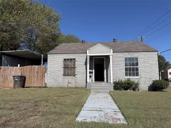 3637 Panola Avenue, Fort Worth, TX 76103