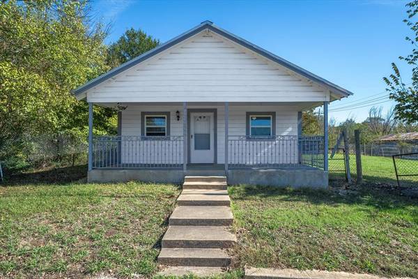 123 S Main Street, Grand Saline, TX 75140