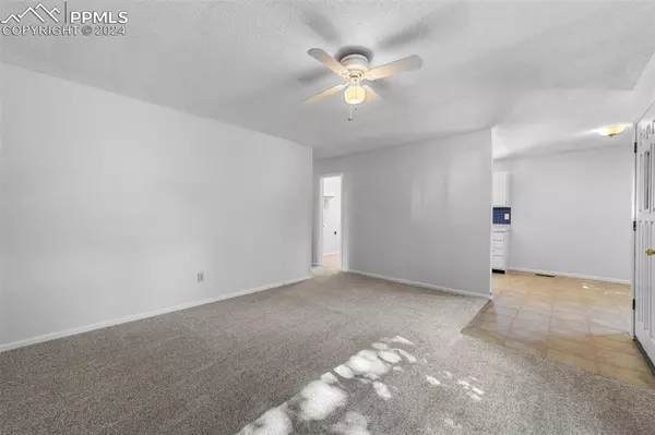 Colorado Springs, CO 80910,1812 Saratoga DR