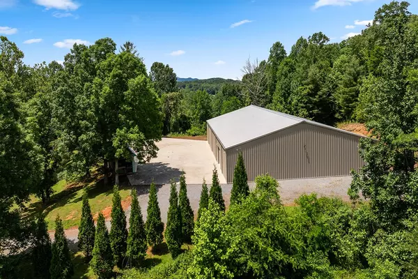 Blue Ridge, GA 30513,933 Cashes Valley Road