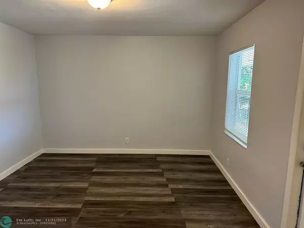 Oakland Park, FL 33334,600 NE 46th Ct  #8