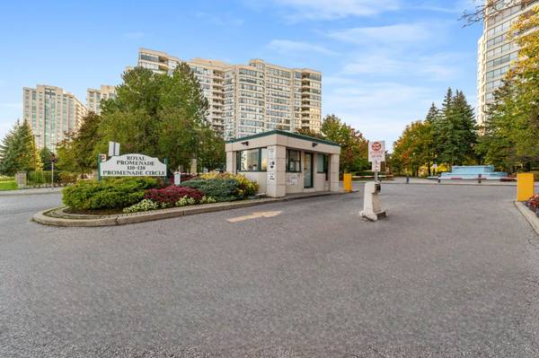 110 Promenade CIR #1608, Vaughan, ON L4J 7W8