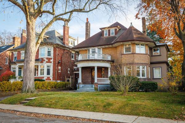 17 High Park GDNS, Toronto W01, ON M6R 1S8