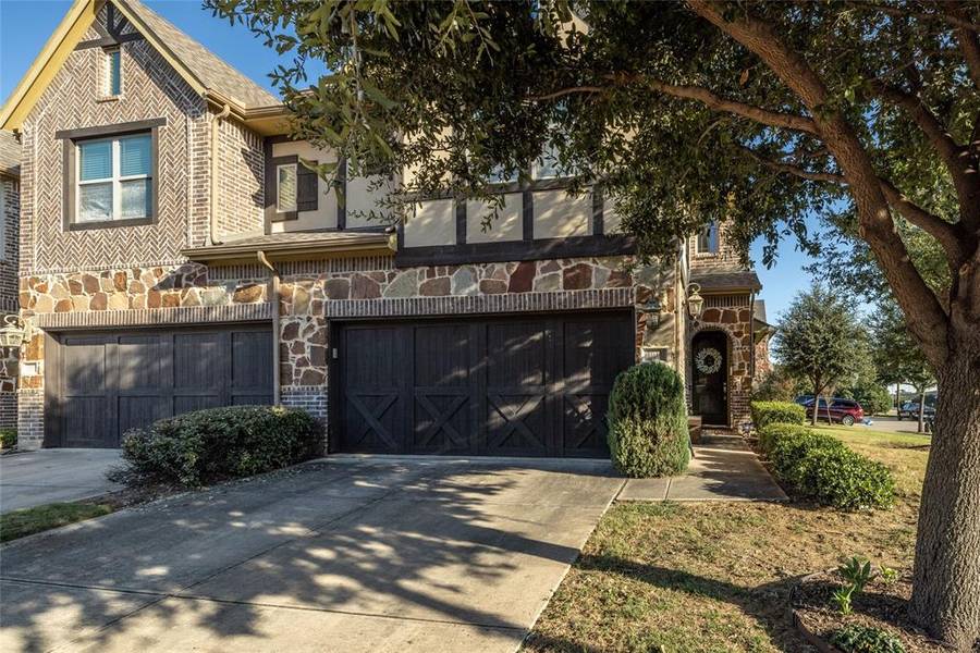 1011 Brook Forest Lane, Euless, TX 76039