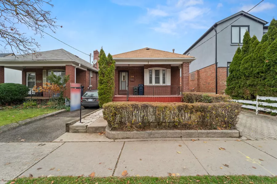 174 Gamble AVE, Toronto E03, ON M4J 2P3