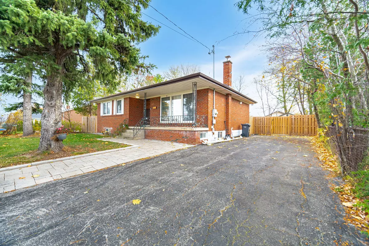 Mississauga, ON L5M 1C5,86 Vista BLVD #Upper