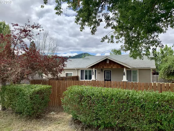 209 SUNSET ST, Sutherlin, OR 97479