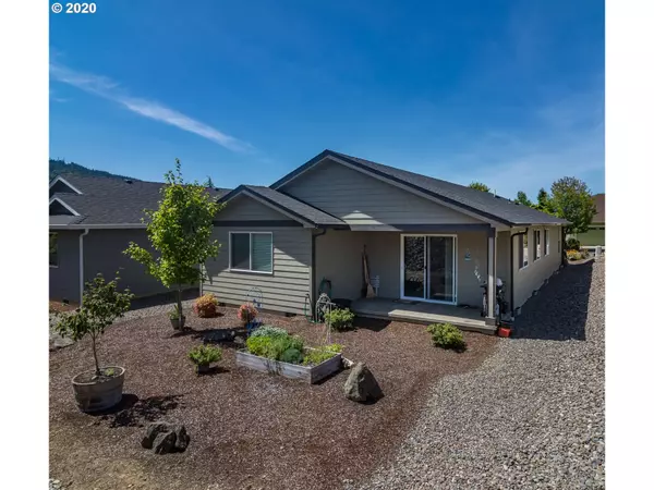 Sutherlin, OR 97479,530 FAIRWAY ESTATES DR