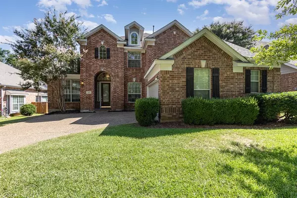 623 Creekwood Lane, Grand Prairie, TX 75052