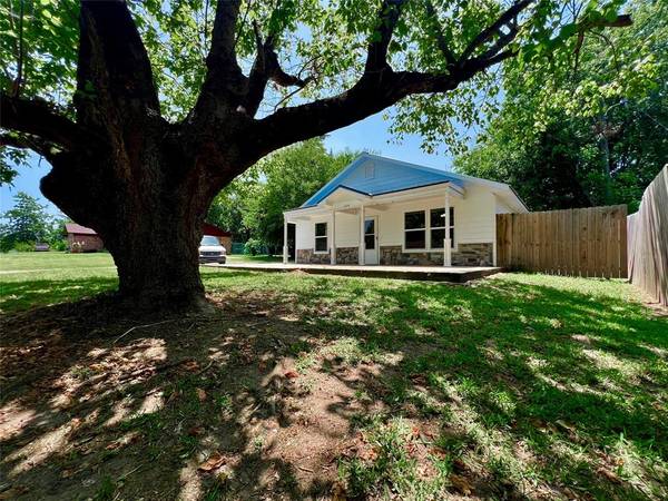 304 Jarbo Street,  Sulphur Springs,  TX 75482