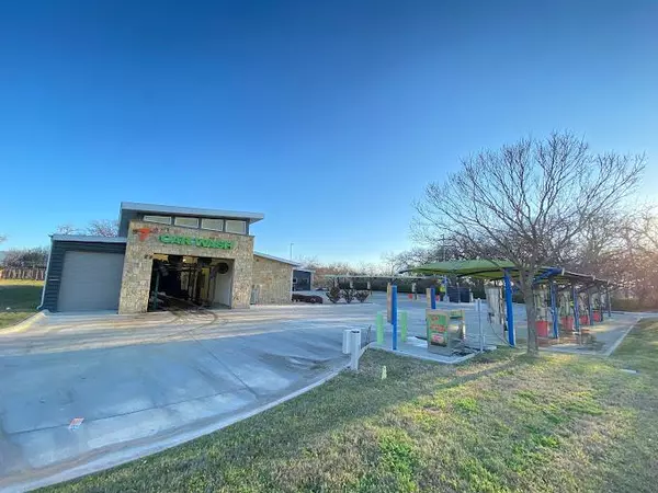 516 S Friendship LN, Fredericksburg, TX 78624