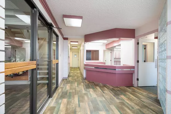 Lloydminster, AB T9V 0G1,6209 44 ST #Suite D